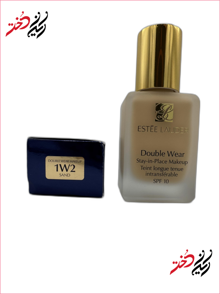 لیبل رنگ کرم پودر استی لادر Double Wear – کد 1W2 Sand روی جعبه