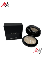 نمای داخلی پودر فشرده مک Mineralize رنگ Light با بافت کرمی و آینه