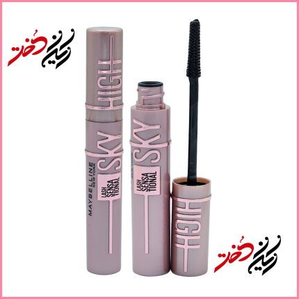 ماسکارا Maybelline Sky High – نمای باز و بسته با قلم موی موج‌دار و بسته‌بندی صورتی و سفید – طراحی شیک و جذاب