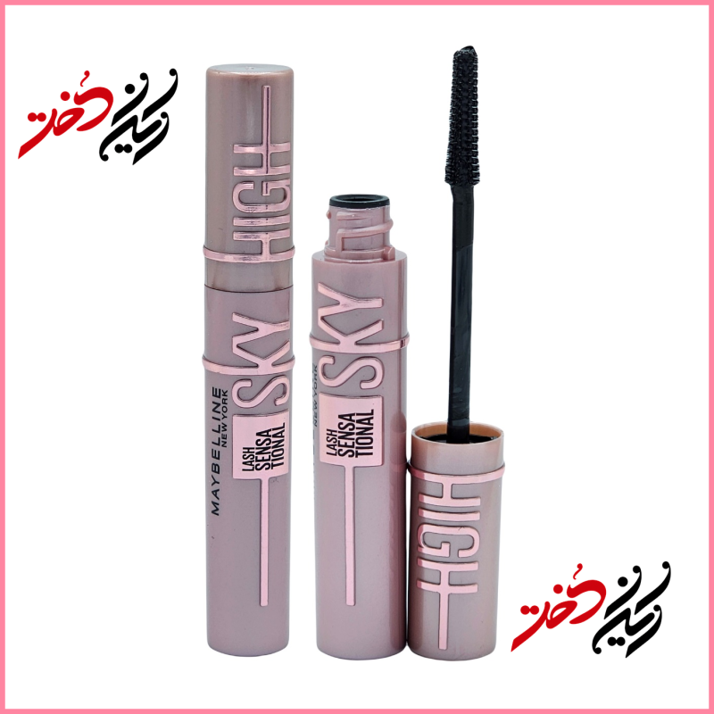 ماسکارا Maybelline Sky High – نمای باز و بسته با قلم موی موج‌دار و بسته‌بندی صورتی و سفید – طراحی شیک و جذاب