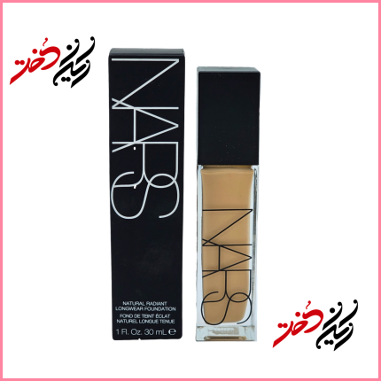 فوندیشن NARS Natural Radiant Longwear – نمای جلو و بسته‌بندی با ظرف شیشه‌ای و درب مشکی – طراحی ساده و حرفه‌ای با رنگ بژ
